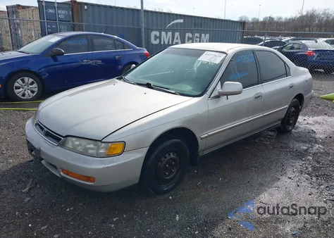 1996 Honda Accord Value z USA, uszkodzony, nr VIN 1HGCD5692TA219238